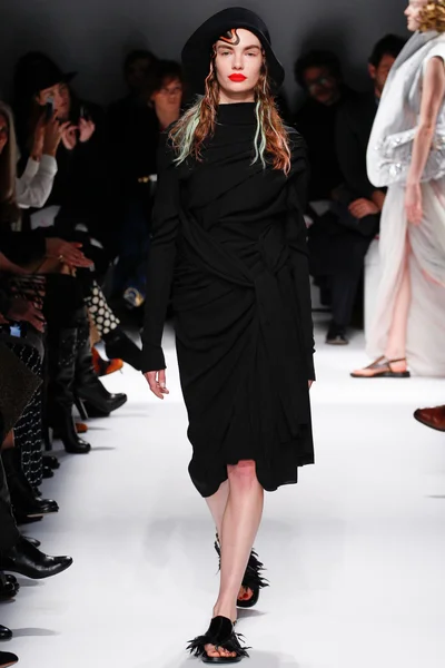 Look 5